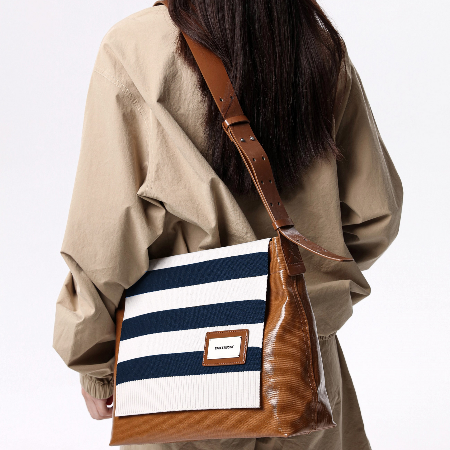 ใ๐๐๐๐๐ฅ๐ข๐ข๐ ใKnitted crossbody stripes (caramel bottom blue and gray stripes)