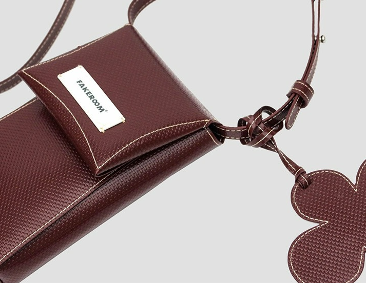 ใ๐๐๐๐๐ฅ๐ข๐ข๐ ใVertical slanted small flower mobile phone bag