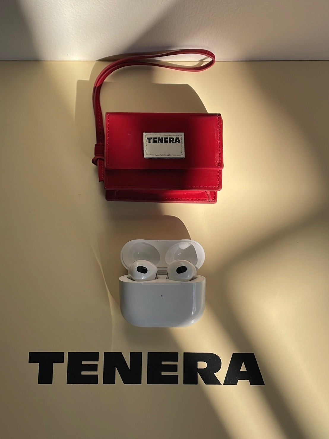 【TENERA】環保皮革耳機包 包包吊飾  (紅\棕)